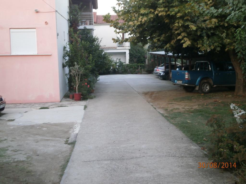 Ioannis Avrades Apartments Agiakampos  Exterior foto